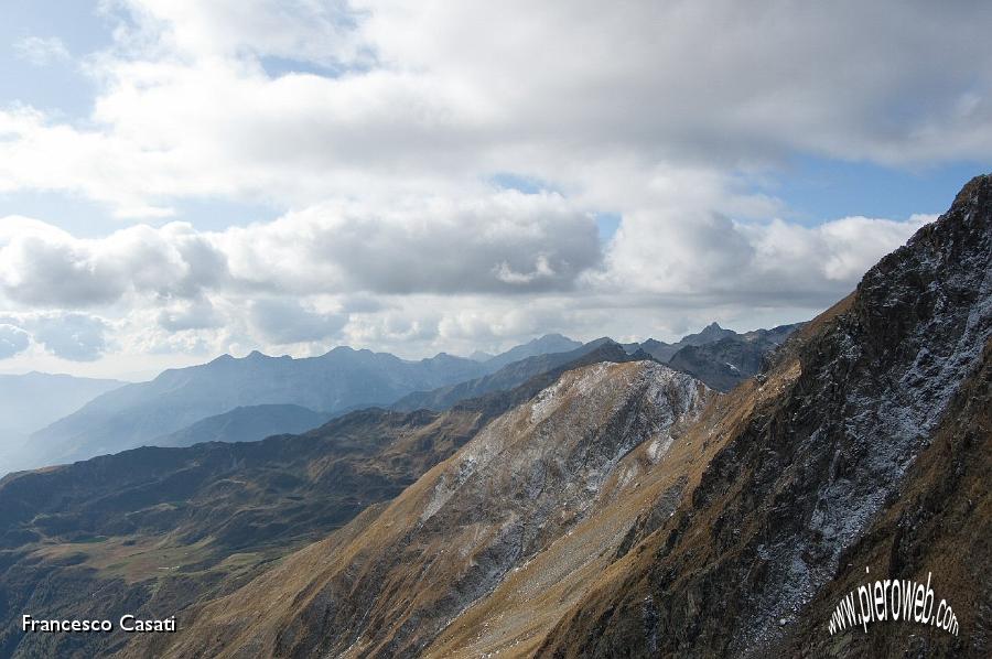 09 Vista sulle cime a sud.jpg